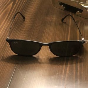 BRAND NEW!!! Raybans never worn, just in time for summer